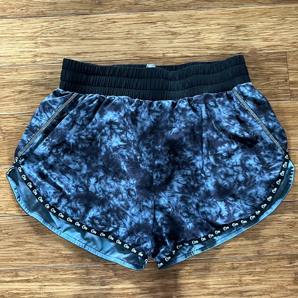 Zyia Active Shorts Womens M Black Crumple Sprinter Brief Lined Running Logo Tape